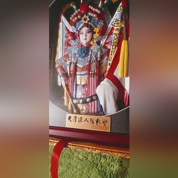 Home decor 3D Orient craft of beijing opera. Figurine in a glass with box. - Picture 2 of 11